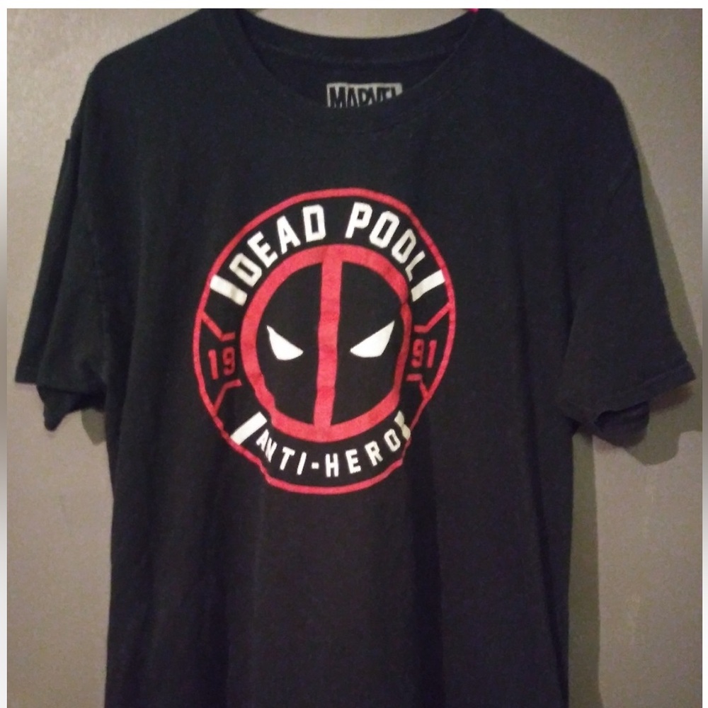 Official Marvel Deadpool 1991 Anti-Hero Unisex T-Shirt Size Large Black and Red